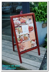 Lucky5 Light Cafe：國父紀念館輕食下午茶．坐設計陽光屋啜咖啡喀薄脆餅──LUCKY FIVE