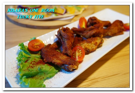 Lucky5 Light Cafe：國父紀念館輕食下午茶．坐設計陽光屋啜咖啡喀薄脆餅──LUCKY FIVE