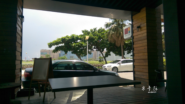 Andy'z cafe：【高雄/食﹡前鎮】紅線凱旋站．超厚實手作漢堡排．Andy'z cafe