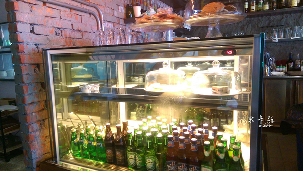 Andy'z cafe：【高雄/食﹡前鎮】紅線凱旋站．超厚實手作漢堡排．Andy'z cafe