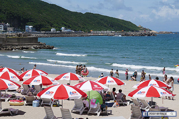 太平洋翡翠灣夏日樂園：◆新北萬里【太平洋翡翠灣夏日樂園】海洋、沙灘、比基尼～到翡翠灣一起FUN暑假。北海岸風景區。水上樂園。渡假盛地。大型滑水道。水上摩托車。香焦船。衝浪戲水
