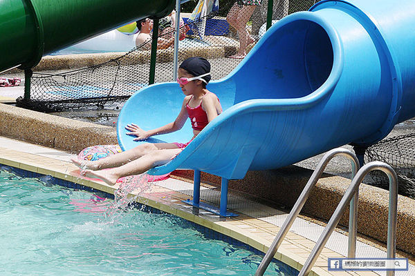 太平洋翡翠灣夏日樂園：◆新北萬里【太平洋翡翠灣夏日樂園】海洋、沙灘、比基尼～到翡翠灣一起FUN暑假。北海岸風景區。水上樂園。渡假盛地。大型滑水道。水上摩托車。香焦船。衝浪戲水