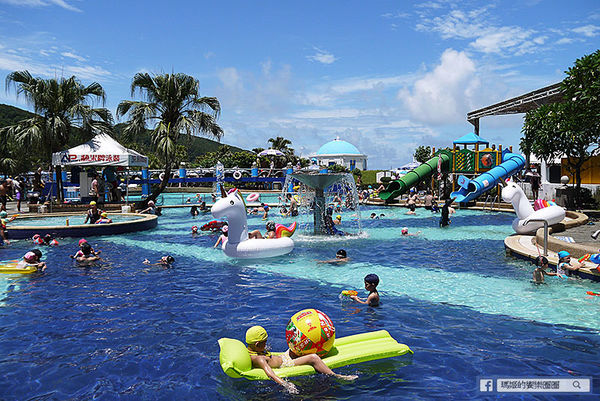 太平洋翡翠灣夏日樂園：◆新北萬里【太平洋翡翠灣夏日樂園】海洋、沙灘、比基尼～到翡翠灣一起FUN暑假。北海岸風景區。水上樂園。渡假盛地。大型滑水道。水上摩托車。香焦船。衝浪戲水
