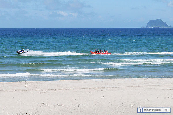 太平洋翡翠灣夏日樂園：◆新北萬里【太平洋翡翠灣夏日樂園】海洋、沙灘、比基尼～到翡翠灣一起FUN暑假。北海岸風景區。水上樂園。渡假盛地。大型滑水道。水上摩托車。香焦船。衝浪戲水