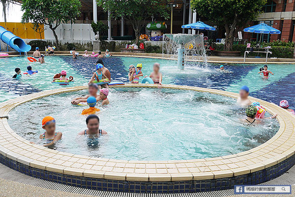 太平洋翡翠灣夏日樂園：◆新北萬里【太平洋翡翠灣夏日樂園】海洋、沙灘、比基尼～到翡翠灣一起FUN暑假。北海岸風景區。水上樂園。渡假盛地。大型滑水道。水上摩托車。香焦船。衝浪戲水