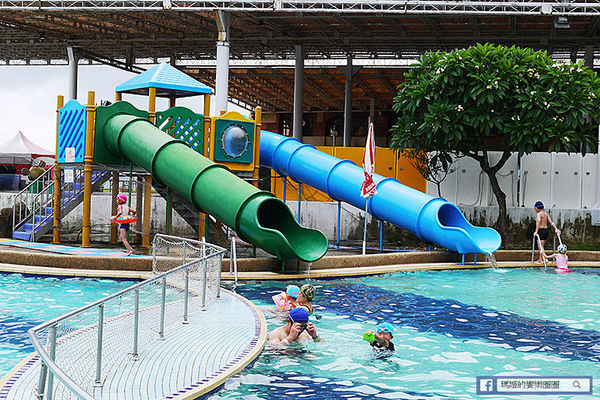 太平洋翡翠灣夏日樂園：◆新北萬里【太平洋翡翠灣夏日樂園】海洋、沙灘、比基尼～到翡翠灣一起FUN暑假。北海岸風景區。水上樂園。渡假盛地。大型滑水道。水上摩托車。香焦船。衝浪戲水