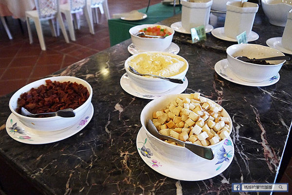 太平洋翡翠灣夏日樂園：◆新北萬里【太平洋翡翠灣夏日樂園】海洋、沙灘、比基尼～到翡翠灣一起FUN暑假。北海岸風景區。水上樂園。渡假盛地。大型滑水道。水上摩托車。香焦船。衝浪戲水