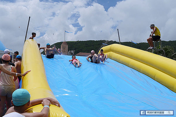 太平洋翡翠灣夏日樂園：◆新北萬里【太平洋翡翠灣夏日樂園】海洋、沙灘、比基尼～到翡翠灣一起FUN暑假。北海岸風景區。水上樂園。渡假盛地。大型滑水道。水上摩托車。香焦船。衝浪戲水