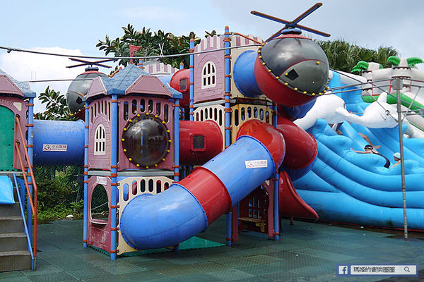 太平洋翡翠灣夏日樂園：◆新北萬里【太平洋翡翠灣夏日樂園】海洋、沙灘、比基尼～到翡翠灣一起FUN暑假。北海岸風景區。水上樂園。渡假盛地。大型滑水道。水上摩托車。香焦船。衝浪戲水