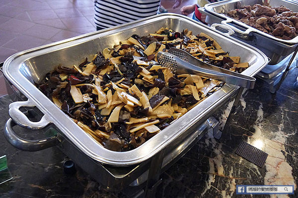太平洋翡翠灣夏日樂園：◆新北萬里【太平洋翡翠灣夏日樂園】海洋、沙灘、比基尼～到翡翠灣一起FUN暑假。北海岸風景區。水上樂園。渡假盛地。大型滑水道。水上摩托車。香焦船。衝浪戲水