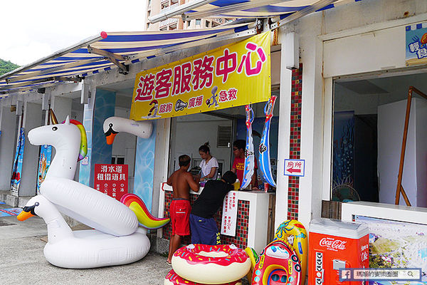 太平洋翡翠灣夏日樂園：◆新北萬里【太平洋翡翠灣夏日樂園】海洋、沙灘、比基尼～到翡翠灣一起FUN暑假。北海岸風景區。水上樂園。渡假盛地。大型滑水道。水上摩托車。香焦船。衝浪戲水