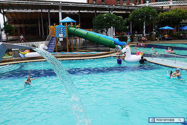 太平洋翡翠灣夏日樂園：◆新北萬里【太平洋翡翠灣夏日樂園】海洋、沙灘、比基尼～到翡翠灣一起FUN暑假。北海岸風景區。水上樂園。渡假盛地。大型滑水道。水上摩托車。香焦船。衝浪戲水