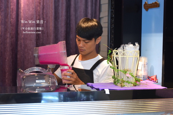 WinWin 果昔：W小姐旅行畫報/ 台北｜食記 東區新寵 Win Win 果昔 人氣夢幻漸層果汁 小精靈喝的唯美飲品 好看好喝也好健康 濃純飽足感