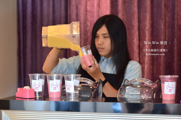 WinWin 果昔：W小姐旅行畫報/ 台北｜食記 東區新寵 Win Win 果昔 人氣夢幻漸層果汁 小精靈喝的唯美飲品 好看好喝也好健康 濃純飽足感