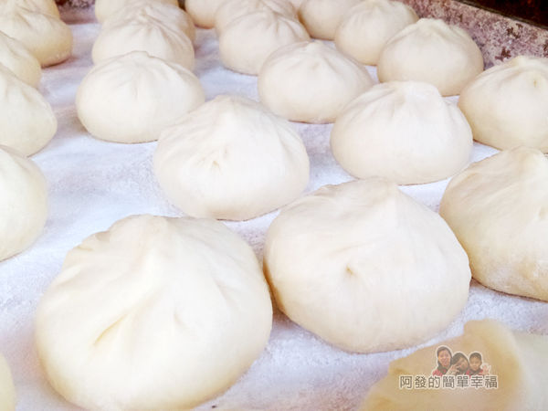 郎港式鮮肉包05-待蒸煎的肉包