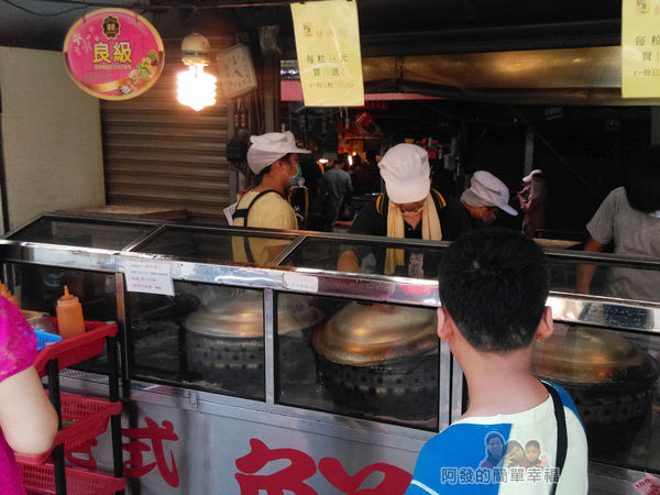 郎港式鮮肉包02-忙碌的老闆