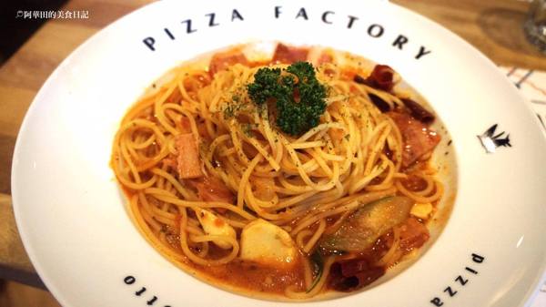 Pizza Factory披薩工廠-頭份店：【苗栗頭份】三五好友聚餐好所在，工業風的舒適用餐環境－Pizza Factory披薩工廠頭份廠