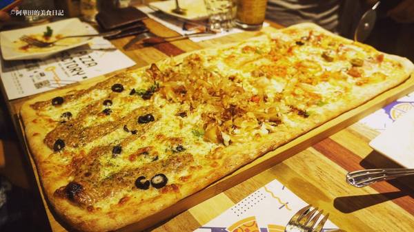 Pizza Factory披薩工廠-頭份店：【苗栗頭份】三五好友聚餐好所在，工業風的舒適用餐環境－Pizza Factory披薩工廠頭份廠