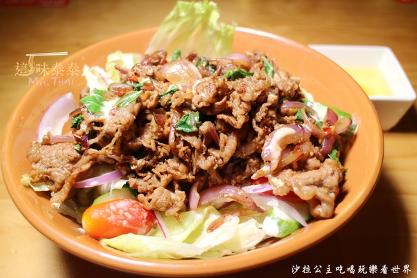 Mrs.THAI這味泰泰(內湖店):內湖泰式早午餐『Mrs.THAI這味泰泰(內湖店)』泰式拉麵/捷運西湖站