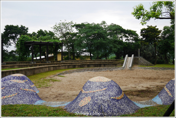 源興居：三芝.源興居百合綻放