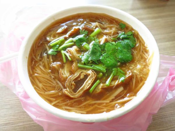 【桃園】台北大腸蚵仔麵線-聽說不到三小時就賣光光的人氣早餐