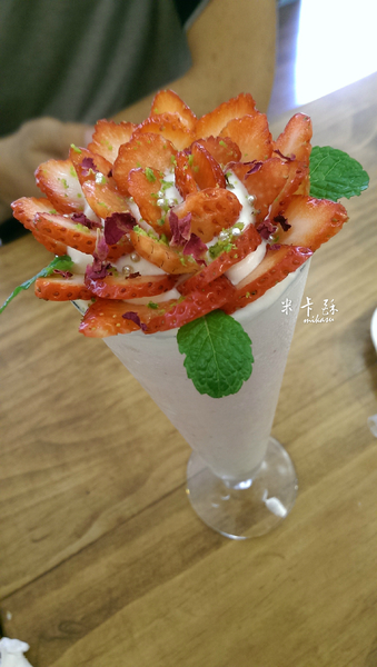 洛可可烘焙坊：【台中/食﹡北區】少女心燃燒的冬天．相機停不來的甜點篇．洛可可烘焙坊