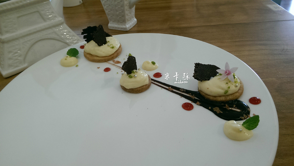 洛可可烘焙坊：【台中/食﹡北區】少女心燃燒的冬天．相機停不來的甜點篇．洛可可烘焙坊