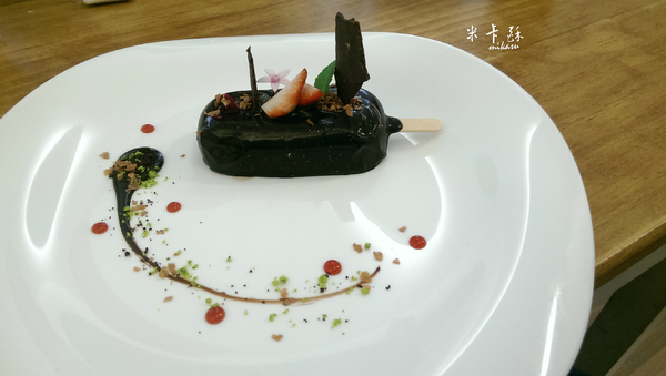 洛可可烘焙坊：【台中/食﹡北區】少女心燃燒的冬天．相機停不來的甜點篇．洛可可烘焙坊