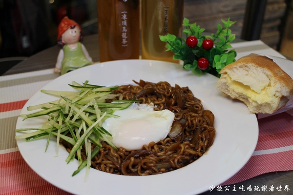 寶舖 黃金炙燒吐司:台北後車站早午餐『寶舖食堂』好吃脆法/炒泡麵/辛拉麵