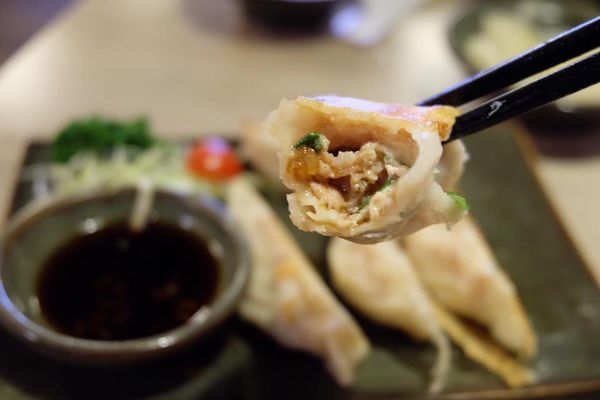 黃金煎餃 咬開.jpg