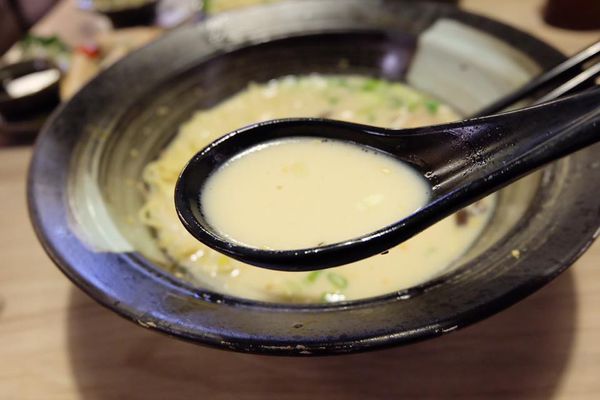 博多豚骨拉麵 湯.jpg