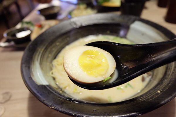 博多豚骨拉麵 糖心蛋.jpg