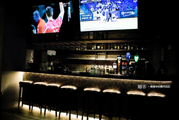 FREAKS CAFÉ & BISTRO 癮客(林口店):【愛評體驗團|FREAKS CAFE? & BISTRO 癮客(林口店)】和朋友來個狂歡夜 享受義式料理及微薰氣氛吧!!