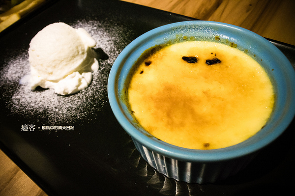 FREAKS CAFÉ & BISTRO 癮客(林口店):【愛評體驗團|FREAKS CAFE? & BISTRO 癮客(林口店)】和朋友來個狂歡夜 享受義式料理及微薰氣氛吧!!