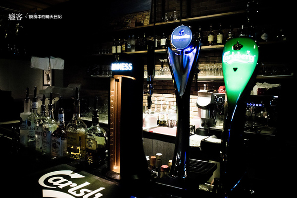 FREAKS CAFÉ & BISTRO 癮客(林口店):【愛評體驗團|FREAKS CAFE? & BISTRO 癮客(林口店)】和朋友來個狂歡夜 享受義式料理及微薰氣氛吧!!