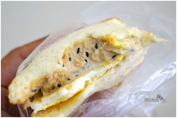 晨吉司漢肉排蛋吐司旗艦店(總店)：爆漿鮪魚和滿滿肉排蛋吐司【晨吉司漢】