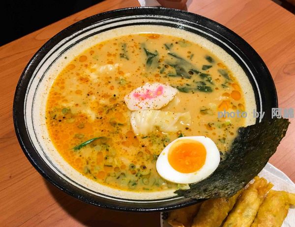 【桃園拉麵】11町木豚骨拉麵-全食材熬煮湯底，以時間換取美味．大有路美食/日式拉麵/桃園異國美食/大有商圈/在地人推薦必吃