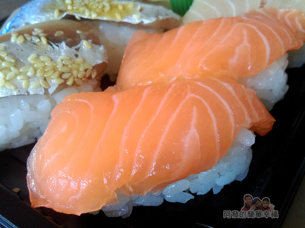 嚐鮮壽司13-生魚片壽司特寫