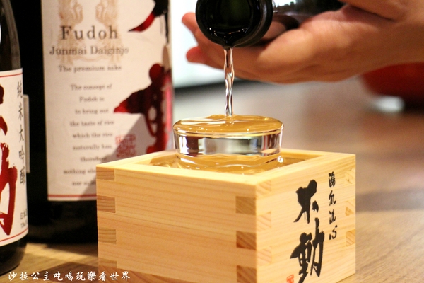 鳥丈爐端燒：日本知名餐飲品牌『鳥丈爐端燒』日式居酒屋/串燒/捷運忠孝新生站