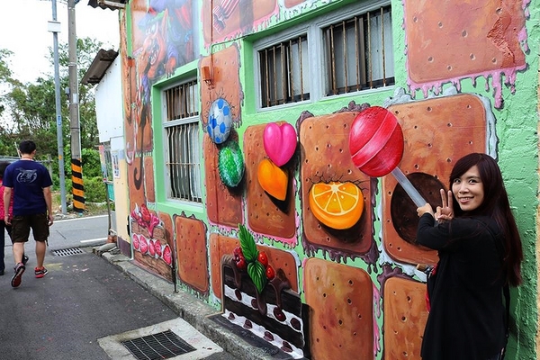 九房童話世界3D彩繪村:【台中景點】『台中石岡九房里童話世界3D彩繪』-又多了一個可以盡情拍照的景點囉”笑”果十足,一起融入石岡九房童話世界的3D彩繪世界裡吧