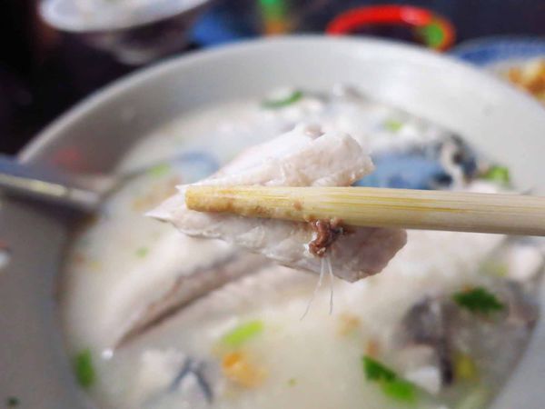 【台北美食】3元6虱目魚湯-台北也能吃到虱目魚鹹粥