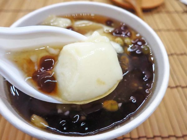 【新莊美食】傳統豆花店-從餐車賣到店面的老店