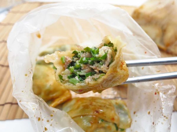 【新莊美食】中平路鍋貼店-扎實飽滿的美味鍋貼