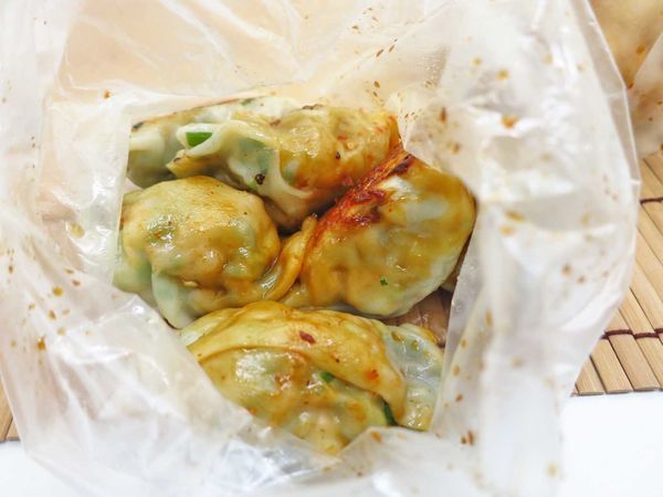 【新莊美食】中平路鍋貼店-扎實飽滿的美味鍋貼