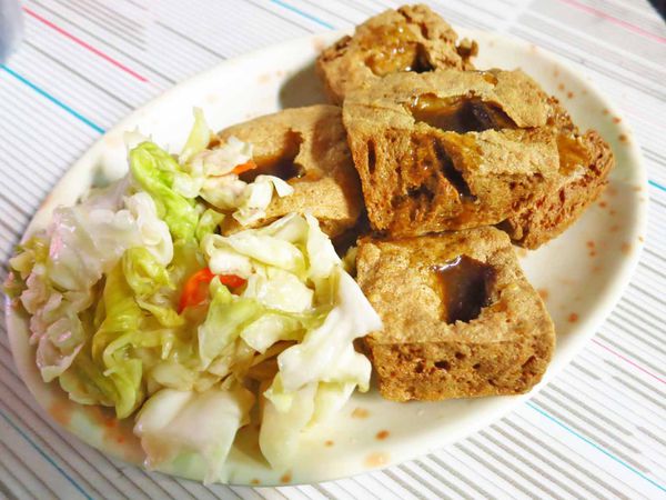 【蘆洲美食】脆皮臭豆腐-外皮炸的比餅乾還乾的臭豆腐