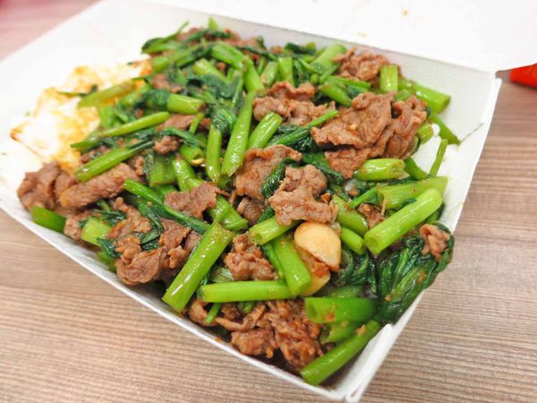 【蘆洲美食】信義路50元鐵板牛肉飯-超便宜銅板美食
