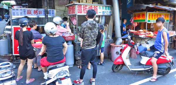 【蘆洲美食】信義路50元鐵板牛肉飯-超便宜銅板美食