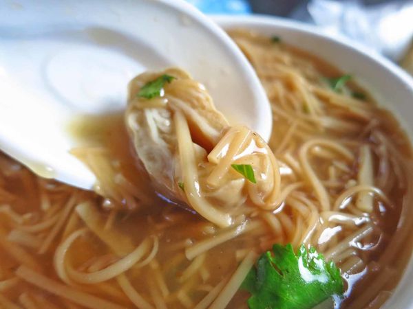 【蘆洲美食】陳家傳統小吃-美味的臭豆腐與大腸麵線