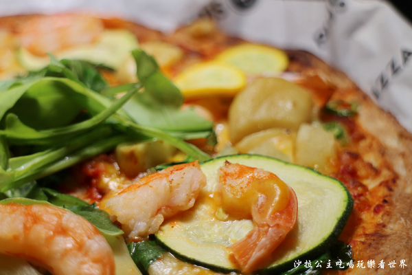 plus pizza(國父店):東區披薩『plus pizza』捷運國父紀念館站/美式餐廳/不限時/無低消