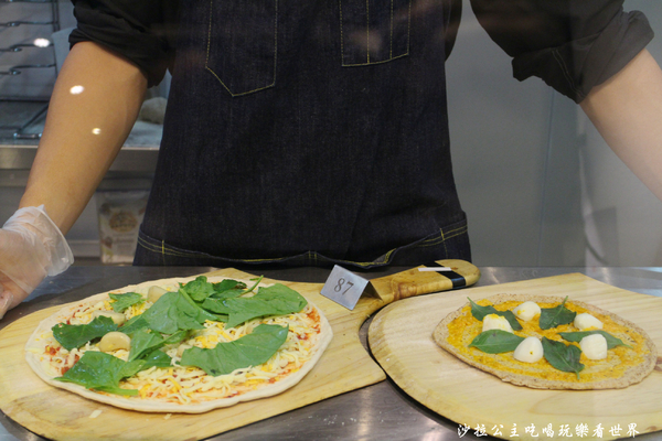 plus pizza(國父店):東區披薩『plus pizza』捷運國父紀念館站/美式餐廳/不限時/無低消